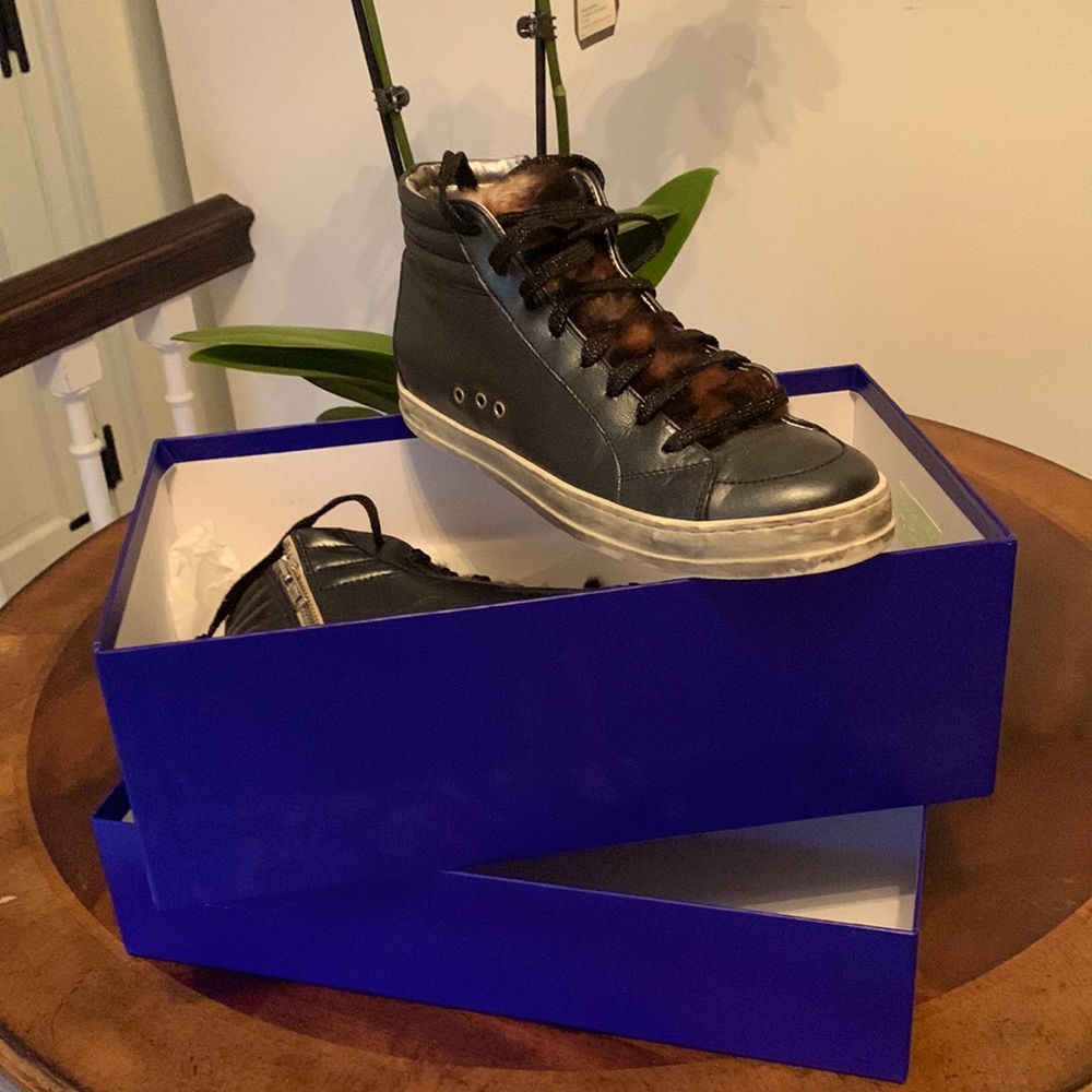 P448 Mid High Metallic Sneakers
